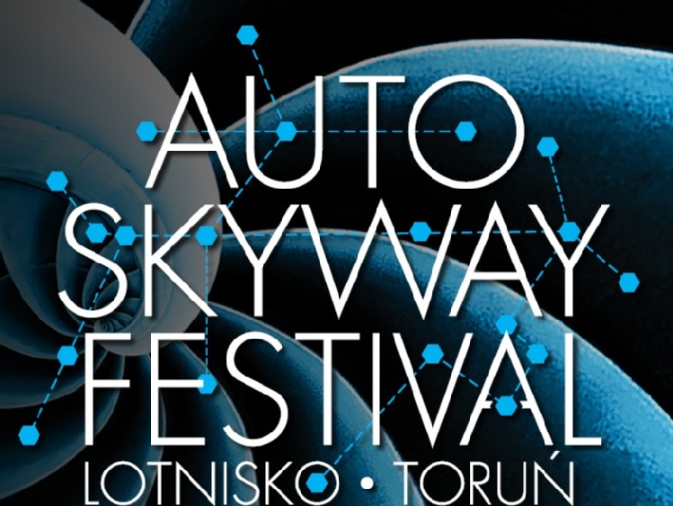 Lada chwila rozbłysną światła Auto Skyway Festival