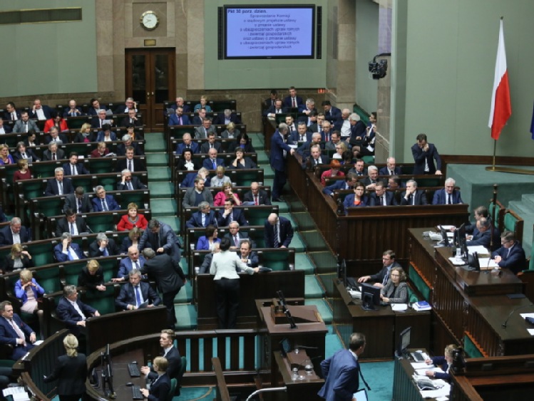 Sejm za dotacjami do ubezpieczeń rolnych