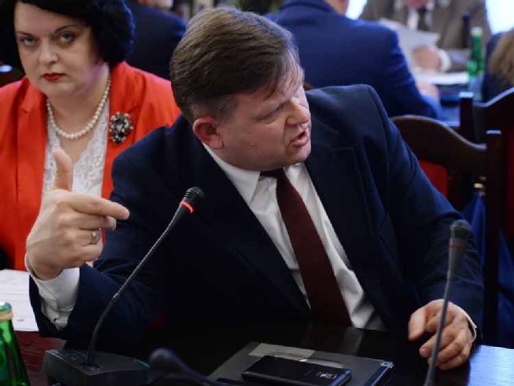 Sejmowa komisja chce  kolejnych zmian w projekcie PiS ws. wycinki