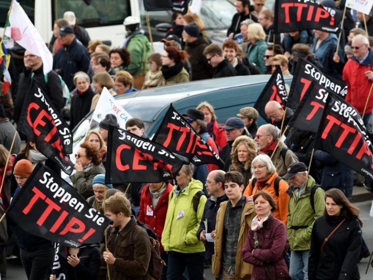 Kilkadziesiąt tysięcy uczestników protestu w Hanowerze przeciw TTIP