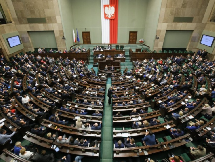 Sejm za większymi dotacjami państwa do ubezpieczeń rolniczych