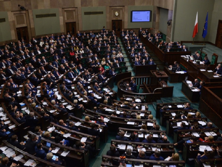 Sejm za poprawkami Senatu do ustawy o eliminowaniu nieuczciwych praktyk handlowych