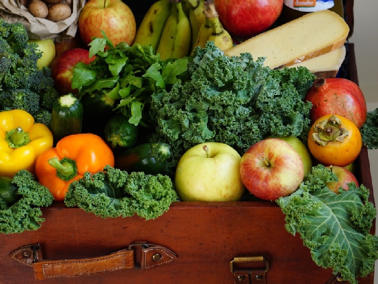 Notowania: stabilizacja cen warzyw, owoców i mięsa