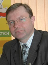 Robert , Nowak , wójt gminy Przyrów, województwo śląskie został zwycięzcą VII edycji konkursu ,,Wójt Roku 2007&#39;&#39; organizowanego przez Redakcję Audycji ... - Rober-Nowak-I