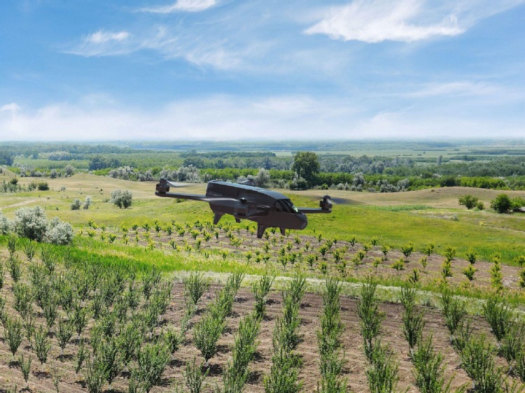 Parrot Bluegrass: wielozadaniowy dron dla rolnictwa