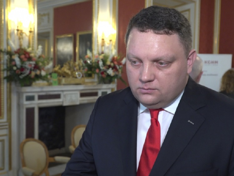 KGHM obejmuje patronat nad Zamkiem Królewskim w Warszawie. Inauguruje to specjalna wystawa klejnotów