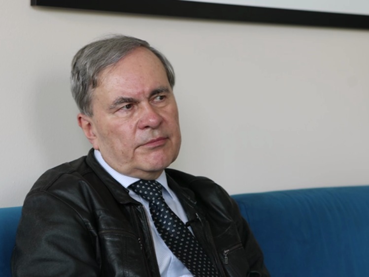 Sztuczna inteligencja pozwala szybko opracowywać nowe linie leczenia chorób. Przyszłością medycyny mogą być też biokomputery