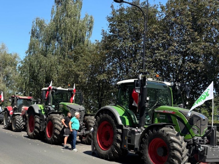 Skandaliczne wezwania rolników na 15 sierpnia! Interpelacja posłów Czesława Hoca i Marka Gróbarczyka