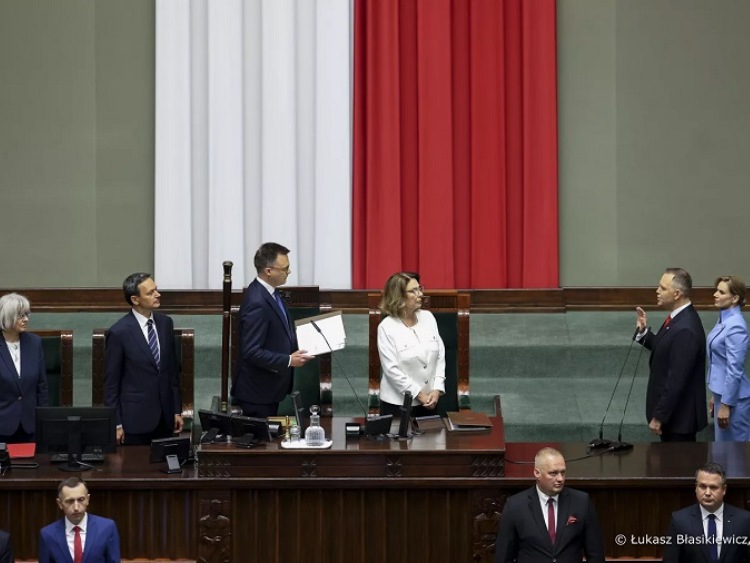 Karol Nawrocki zaprzysiężony na Prezydenta RP. Wzruszające chwile w Sejmie i nowe otwarcie dla Polski