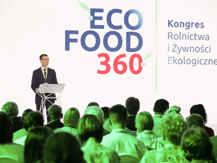 Carrefour Polska gromadzi przedstawicieli środowiska żywności i rolnictwa oraz zachęca do działania na rzecz demokratyzacji BIO w Polsce
