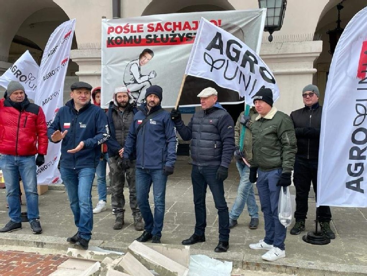 AGROunia: Ktoś chce zabetonować związki zawodowe