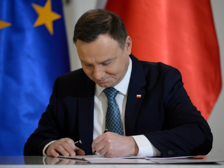 P. Mucha: Prezydent podpisał nowelę ustawy o Sądzie Najwyższym
