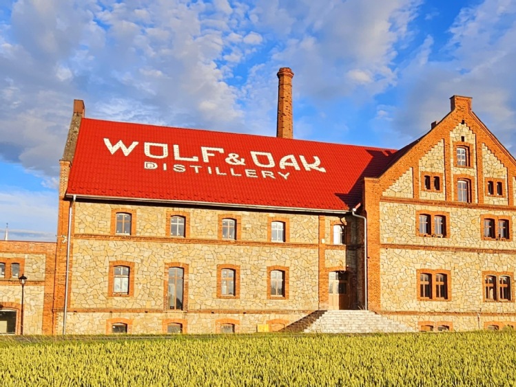 Mazurska Manufaktura S.A. nawiązała współpracę z Wolf and Oak Distillery S.A. oraz Czeskimi Piwami