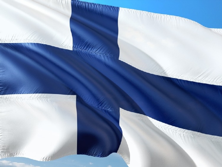 Finlandia / Helsinki zmagają się z odśnieżaniem; śnieg i śmieci trafiają do Bałtyku