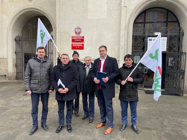Wielki sukces NSZZ RI "SOLIDARNOŚĆ". Powstaje Fundusz Ochrony Rolnictwa