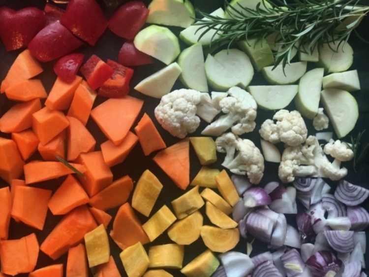 Twoje dziecko nie chce jeść warzyw? 6 prostych trików, które pomogą ci zachęcić je do ich jedzenia