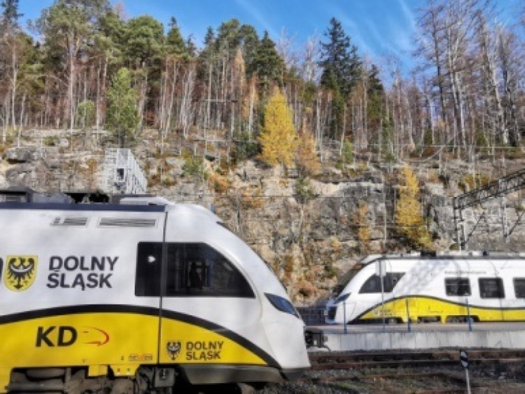 Koleje Dolnośląskie przywracają kolejne połączenia
