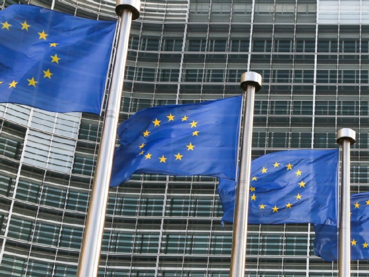Juncker nie wyklucza wprowadzenia nowego prawa UE o jakości żywności