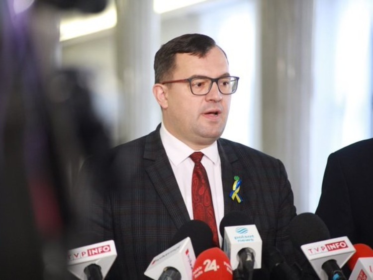 PSL krytycznie o niedokończonym projekcie dopłat do nawozów proponowanym przez PiS