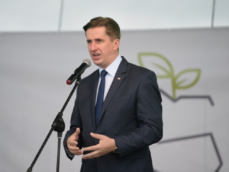 Romanowski: trwają prace nad wzorem umowy kontraktacyjnej