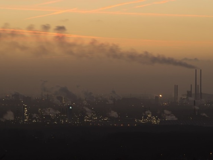 Każdego roku w Polsce ponad 40 tys. osób umiera przedwcześnie z powodu zanieczyszczeń powietrza