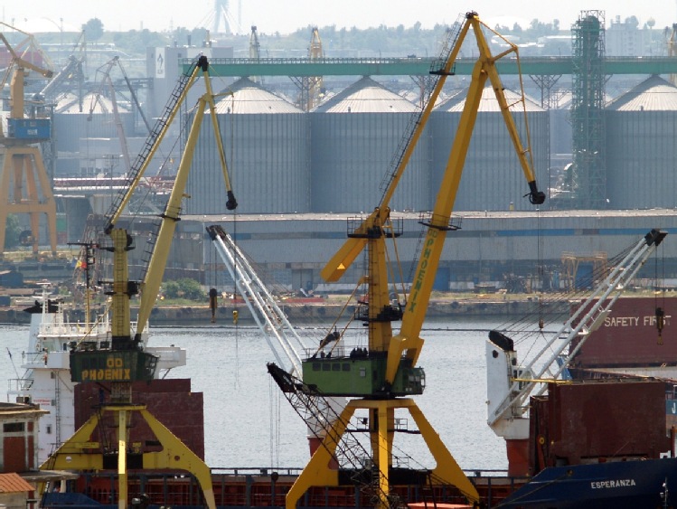 Na Ukrainie trwa walka pomiędzy klientami transportowymi a armatorami