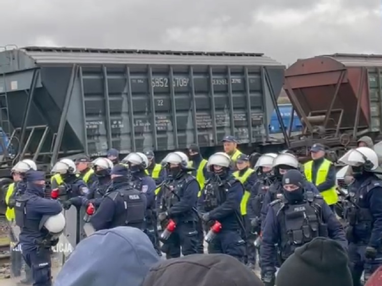 Ukraina zdecydowanie potępia formy protestu polskich