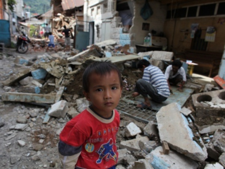 UNICEF: Ponad 1400 osób poszkodowanych na skutek trzęsienia ziemi i tsunami