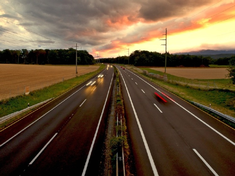 Europejczycy w samochodach: Bułgar za dzienne zarobki przejedzie 523 km, Monakijczyk prawie 7000 km