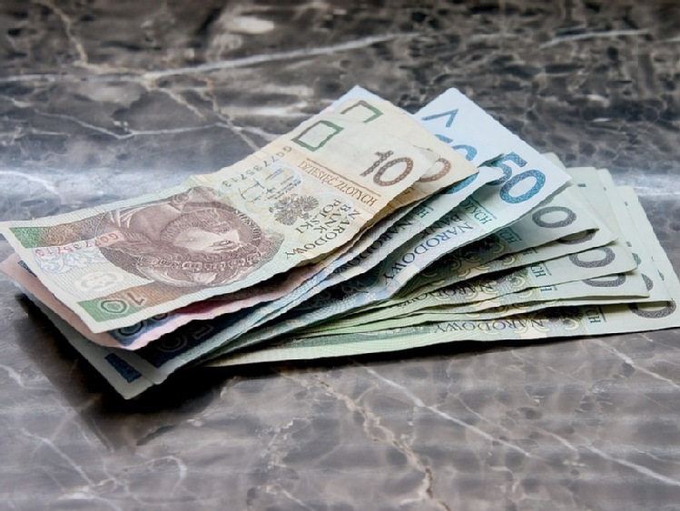 1500 zł na zakup komputera dla dziecka. Złóż wniosek o dofinansowanie do 30 grudnia