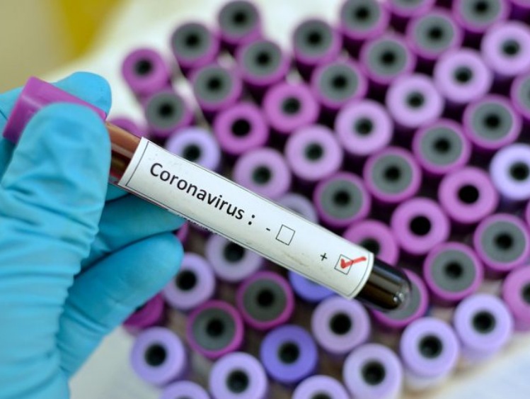Czy koronawirus jest mniej groźny dla dzieci niż seniorów?