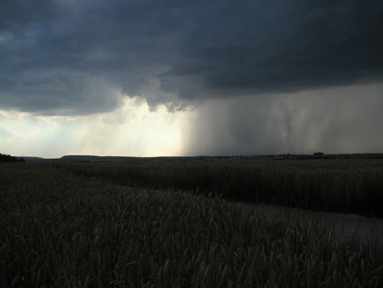 Nawałnice nad Polską - ponad 600 interwencji strażaków, głównie podtopienia