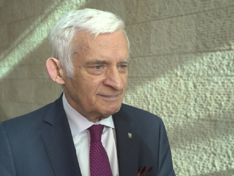 Jerzy Buzek: Unia Europejska może dać przykład reszcie świata w walce o klimat. To też może napędzić europejską gospodarkę