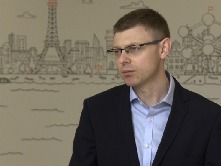 Wskaźnik wzrostu gospodarczego niewiele mówi o jakości życia w danym państwie. Kuwejt i Brunei, jedne z najbogatszych państw, na dalekich pozycjach w rankingach szczęścia