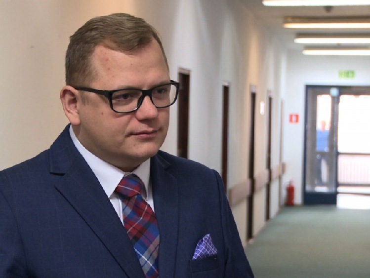 Energia słoneczna mogłaby pomóc ograniczyć problem smogu. Warunkiem dostęp klientów indywidualnych do finansowania