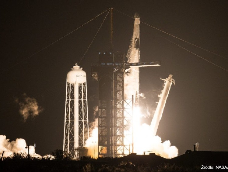 Wystartowała pierwsza kontraktowa misja z astronautami. To pierwszy krok do komercyjnych wypraw kosmicznych