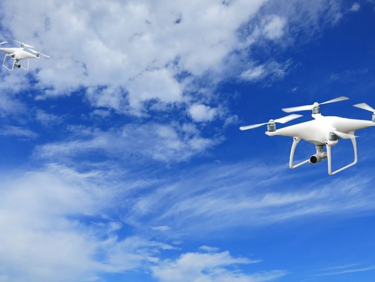 Kraje UE i PE porozumiały się w sprawie regulacji dot. dronów