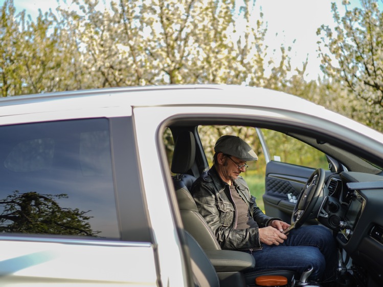 Bartłomiej Topa ambasadorem nowego modelu Mitsubishi Outlander PHEV 2020