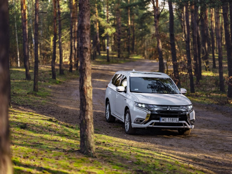 Badanie dotyczące ładowania Outlandera PHEV