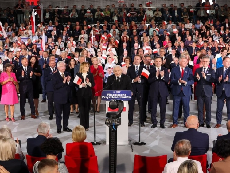 Jarosław Kaczyński: od poniedziałku prezentujemy ważne punkty programu PiS
