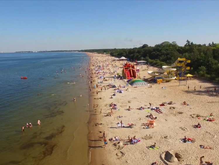 Tegoroczne wakacje pod znakiem ścisłych restrykcji. Na kolonie i obozy wyjedzie 80 proc. mniej uczniów