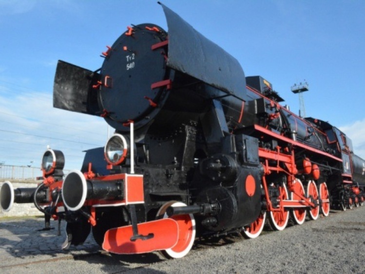 Stoi w Legnicy lokomotywa (dla wszystkich)