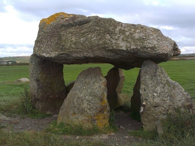 Pomorze/ Archeolodzy badają megalityczny grobowiec sprzed prawie 6 tys. lat