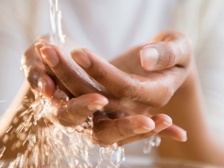 Apel Warszawskiej Izby Gospodarczej: Myjmy ręce, ale nie umywajmy rąk!