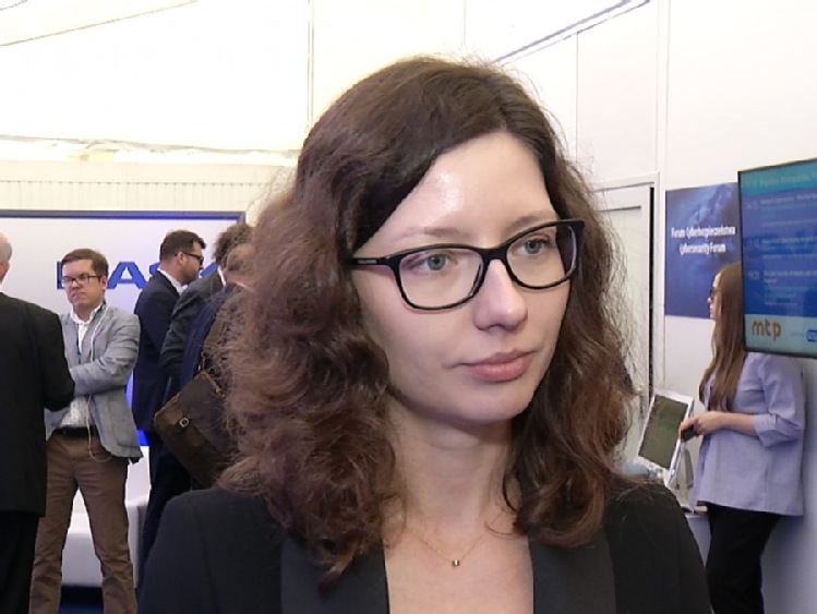 Dezinformacja i fake newsy zagrożeniem dla demokracji i biznesu. Świadomość tego problemu wśród społeczeństwa jest coraz większa