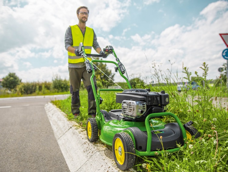 Nowa kosiarka pchana - John Deere PRO 53MV