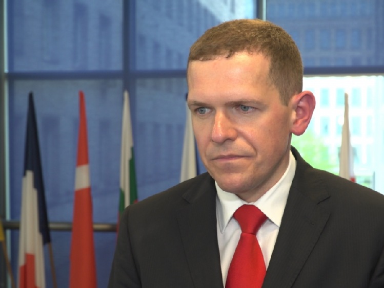 Brexit oznacza same czarne scenariusze. Bez względu na zasady wyjścia ucierpi gospodarka i pozycja polityczna Wielkiej Brytanii