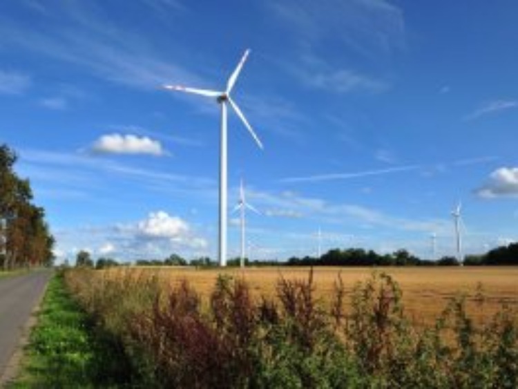 Ustawa wiatrakowa może nie przyspieszyć znacząco powstawania elektrowni na lądzie