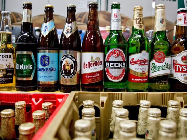 KE zgadza się na fuzję dwóch największych producentów piwa na świecie