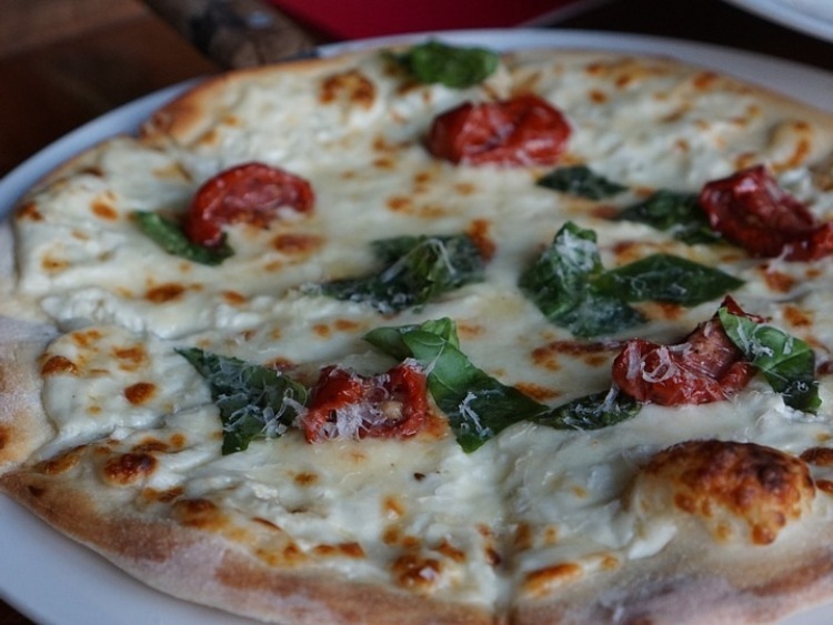 2 mln podpisów wsparcia kandydatury sztuki wypieku pizzy na listę UNESCO
